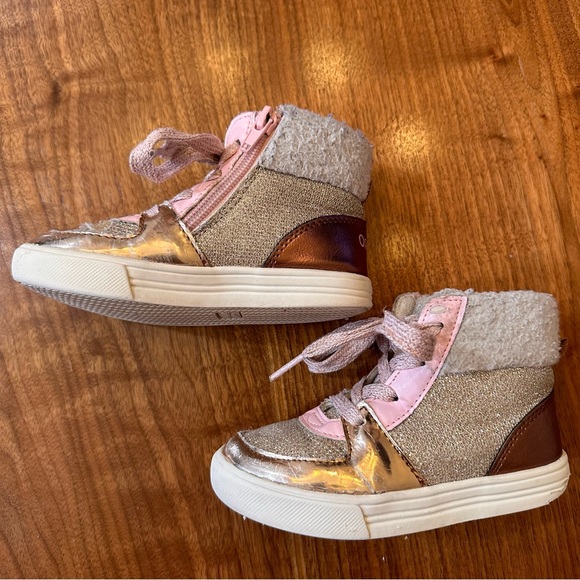 OshKosh Metallic Gold High Top Sneakers Glitter Faux Fur Trim. Size Girl… - Picture 6 of 16